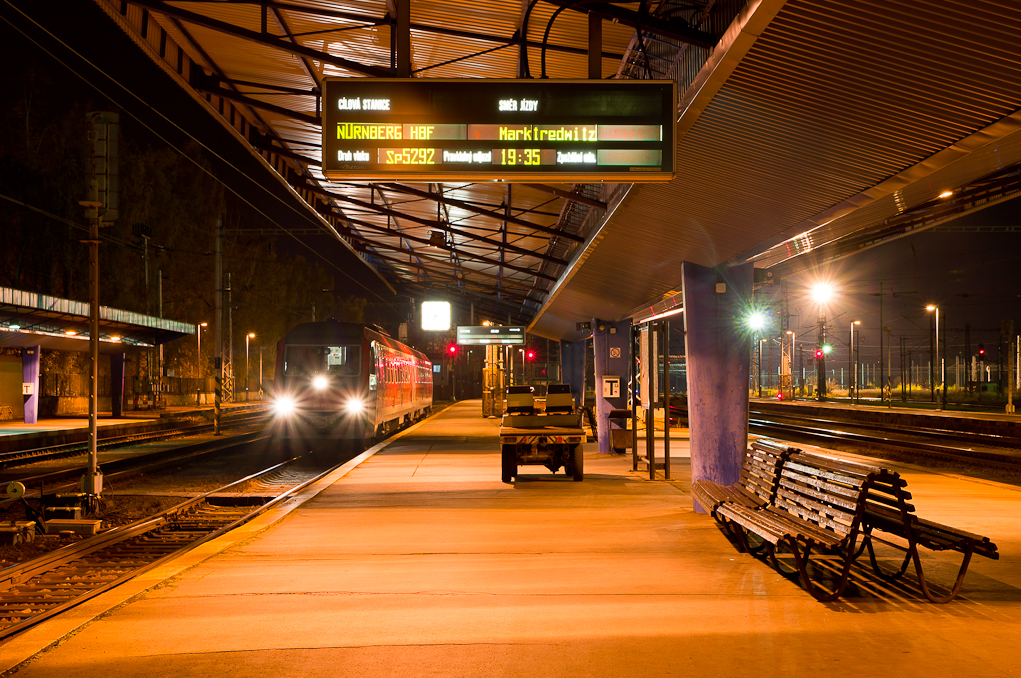 610 011 in Stanice Cheb Foto & Bild architektur, bahnhöfe & gleise