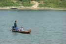 Begegnung auf dem Irrawaddy (© Buelipix) by Buelipix