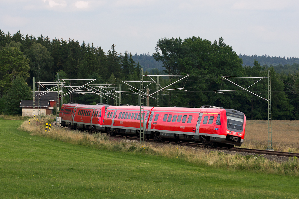  612 114 als InterRegioExpress im Vogtland