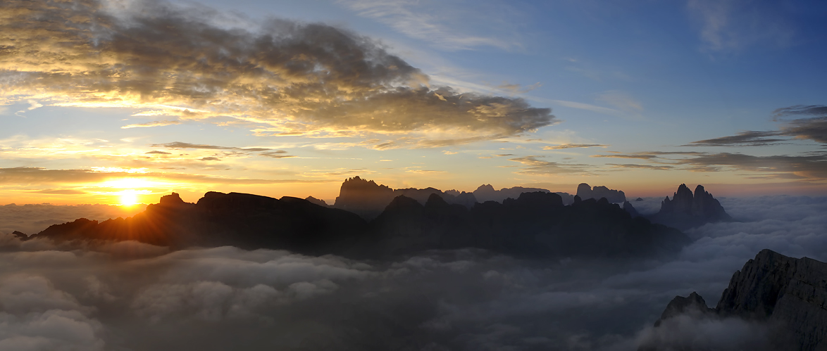 ... 6.17 Uhr -  Sonnenaufgang in den Dolomiten ...