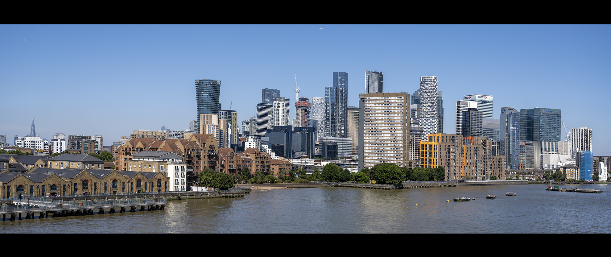 6327TZ  Panorama Architektur an der Themse London England