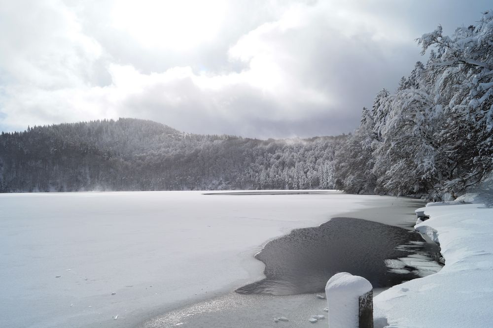 lac pavin en hiver von Herve Cros