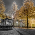 6344R-48R Kirchplatz Rinteln beleuchtet Herbst sw col y