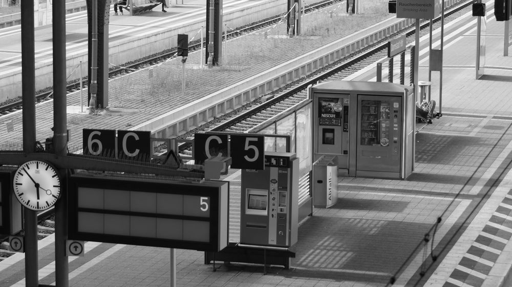 Black White & Beauty at Train-Station von BlackAndWhity 