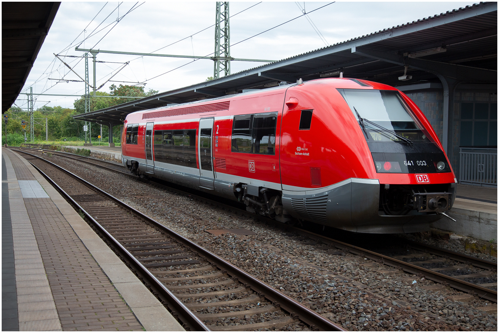 641 003  "Wal" im Bahnhof Weißenfels 