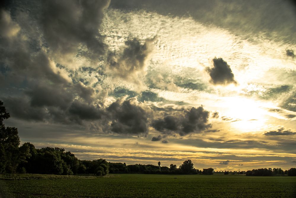 Sun and clouds by Jensschwalbe 