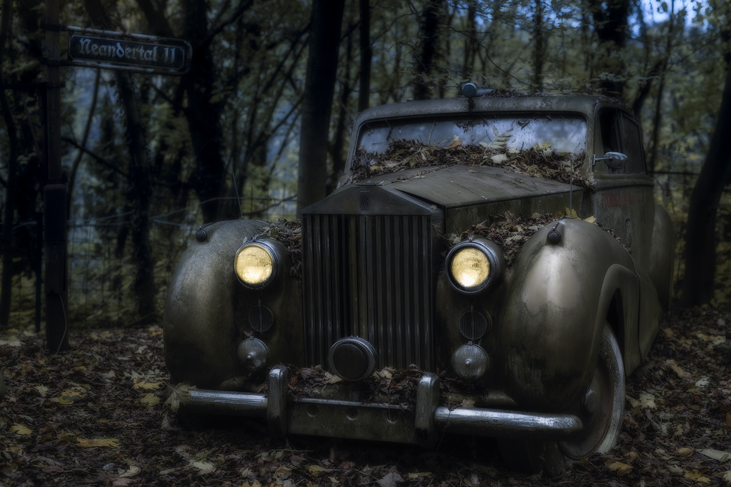 6640R Autofriedhof Neandertal Rolls Royce Nacht