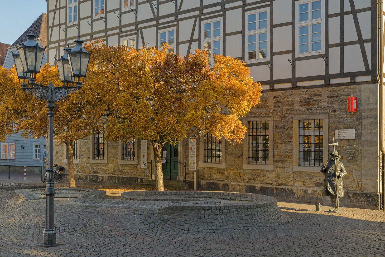 6931R Rinteln Marktplatz Herbst