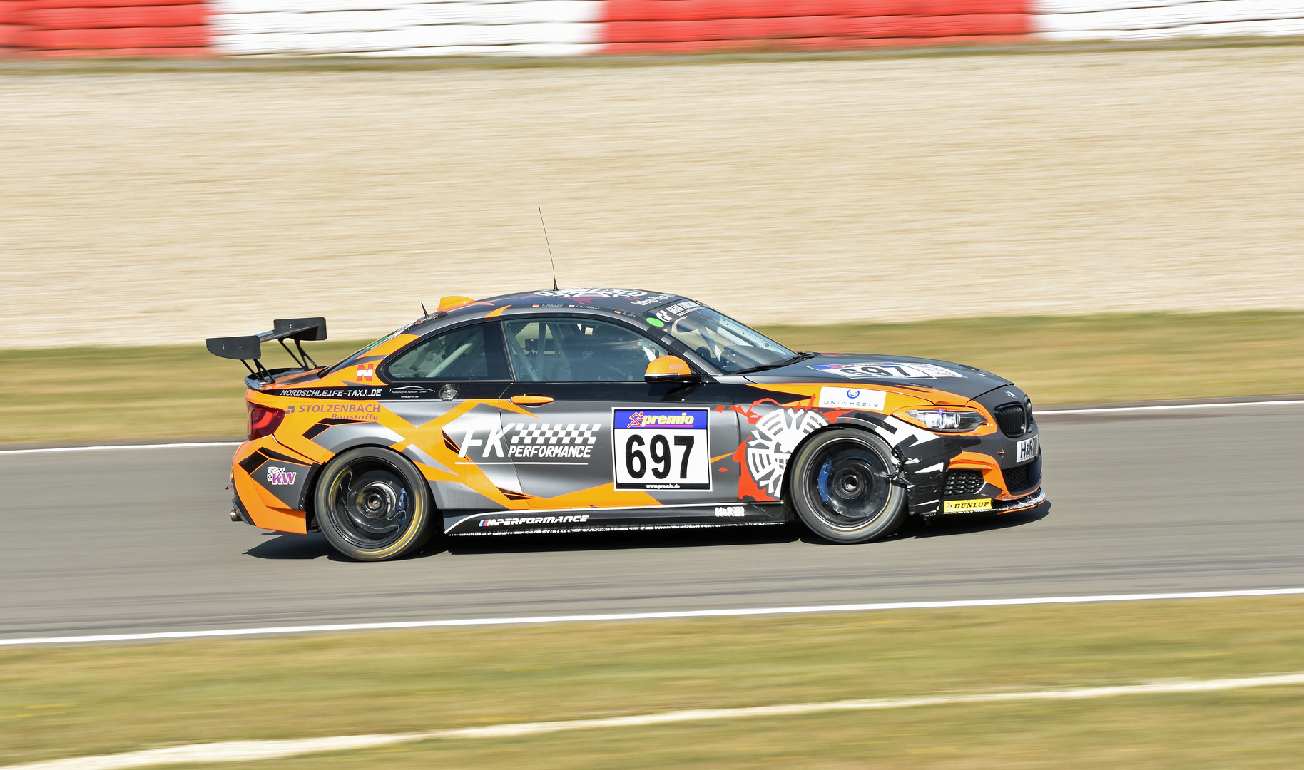 # 697 BMW M235i Racing Cup 