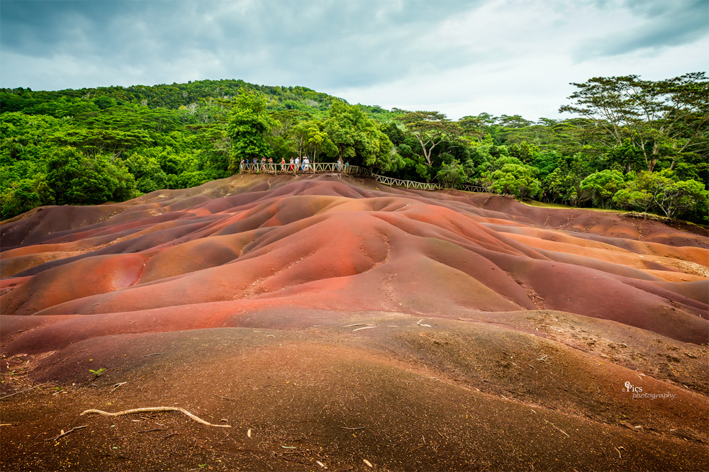 7 coloured earth of chamarel