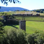 70 083 auf der Brücke