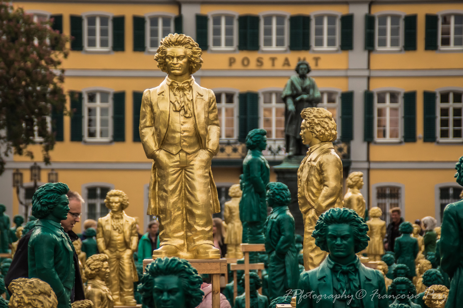 700 Beethovenfiguren auf Bonner Münsterplatz