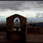 700 Meter tiefer Brunnen auf dem Berg San Salvador