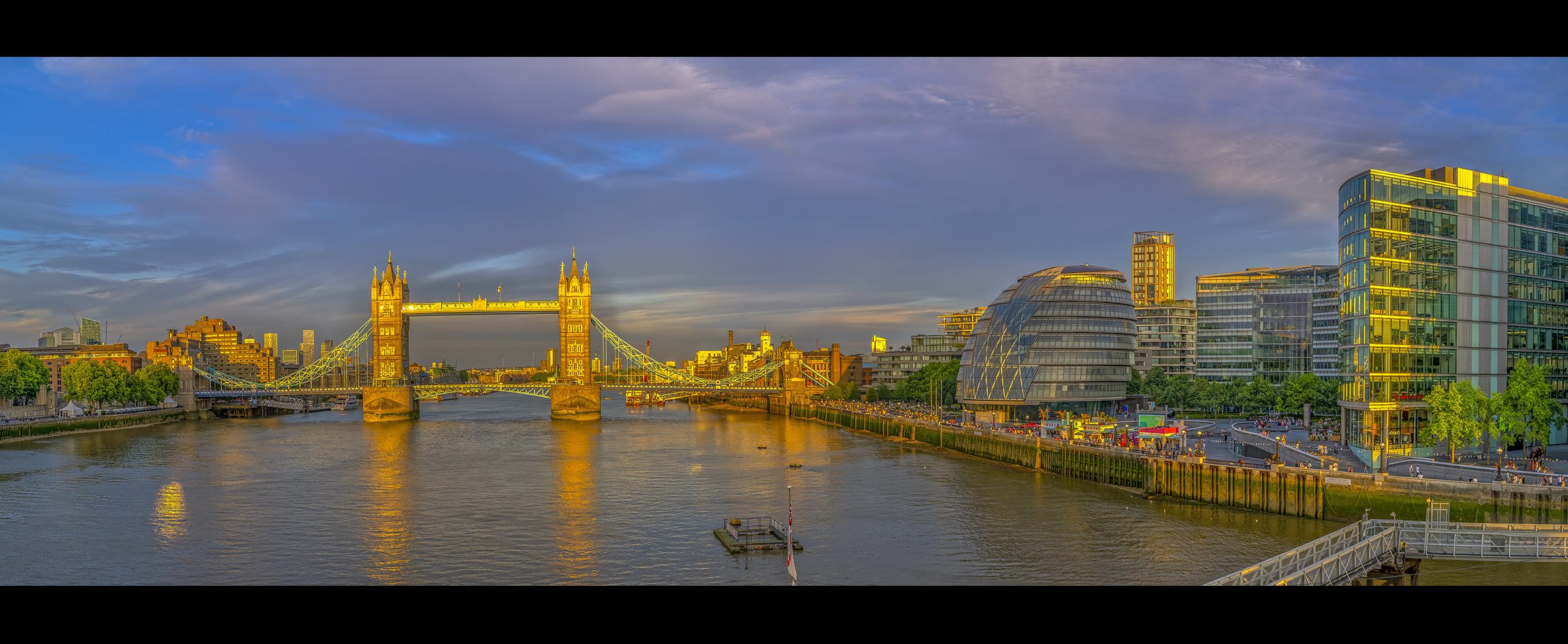 7067TZ - 68TZ Towerbridge London  City Hall Abendstimmung Panorama