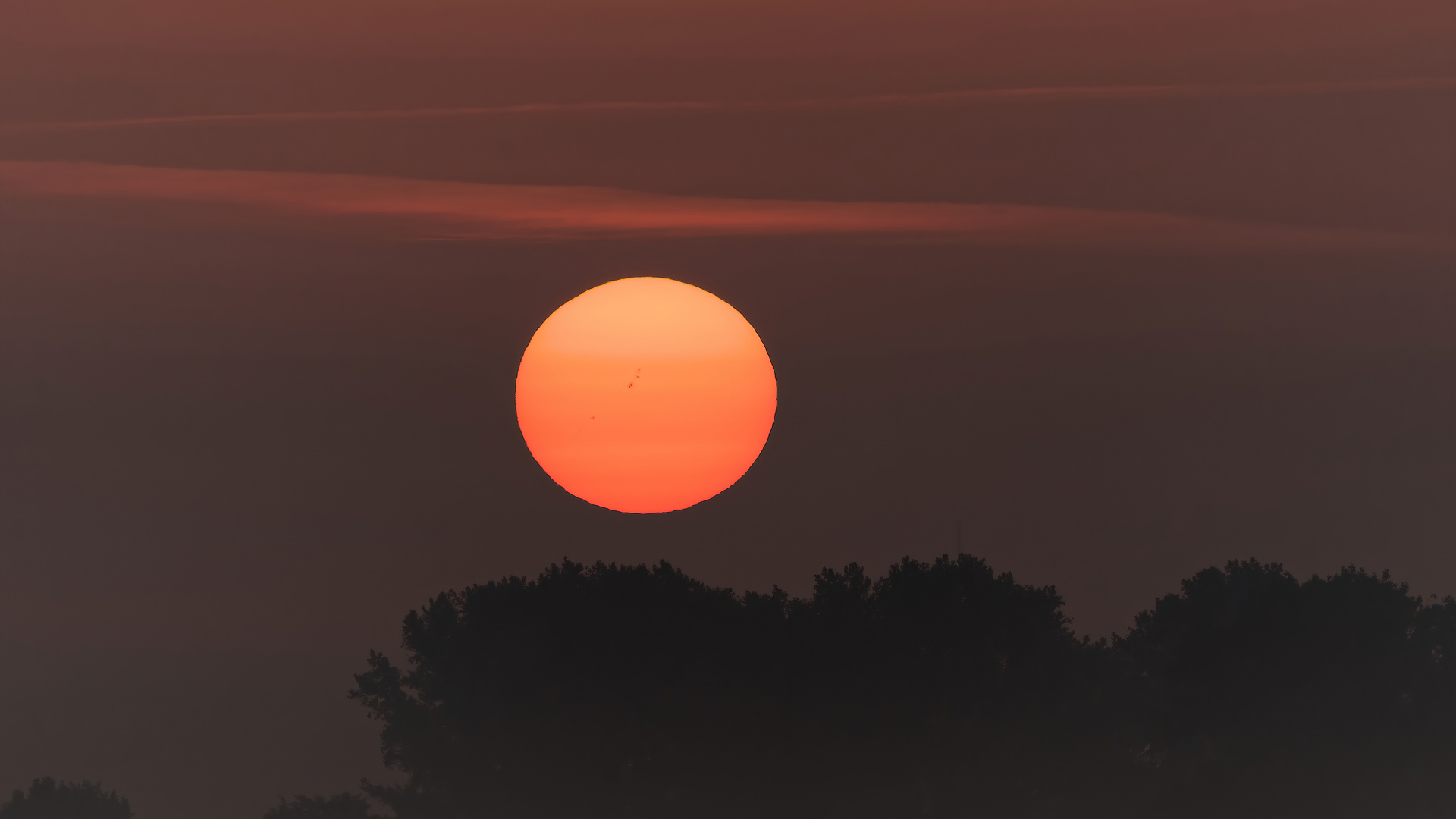 7:10 Uhr Sonnenaufgang mit Sonnenflecken (Doku)