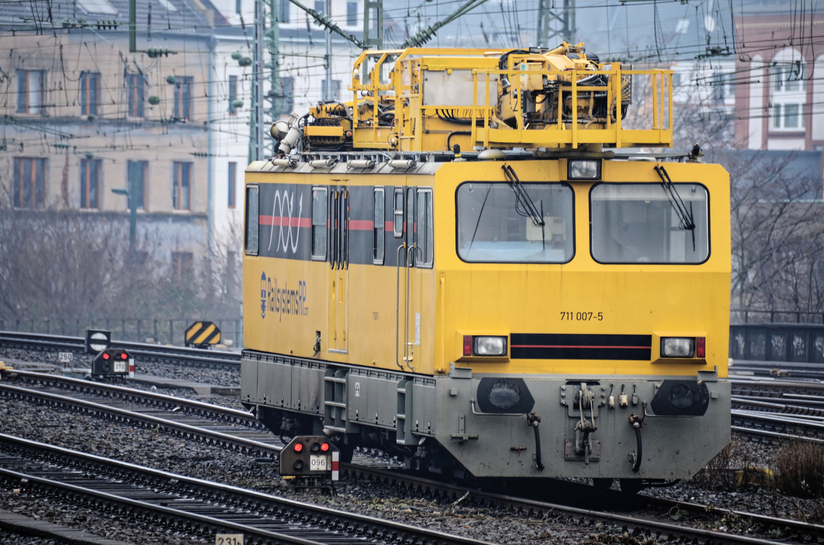 711 007-5 Im Düsseldorfer Hauptbahnhof