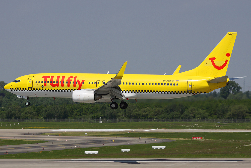 737-800 TUIfly D-AHFO "HLX hybrid"