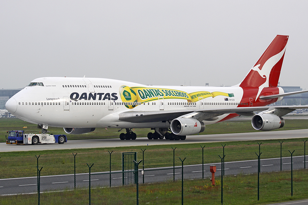 747-400 Qantas VH-OJS "Qantas Socceroos"