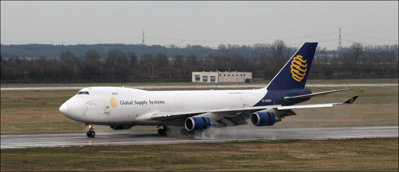 747-400F in Düsseldorf