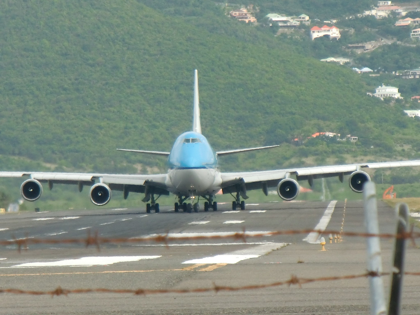 747-KLM Ready for Take off at SXM Airport in December 2010