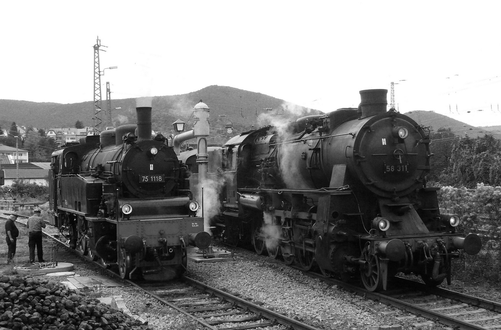 75 1118 und 58 311 im Bw Neustadt