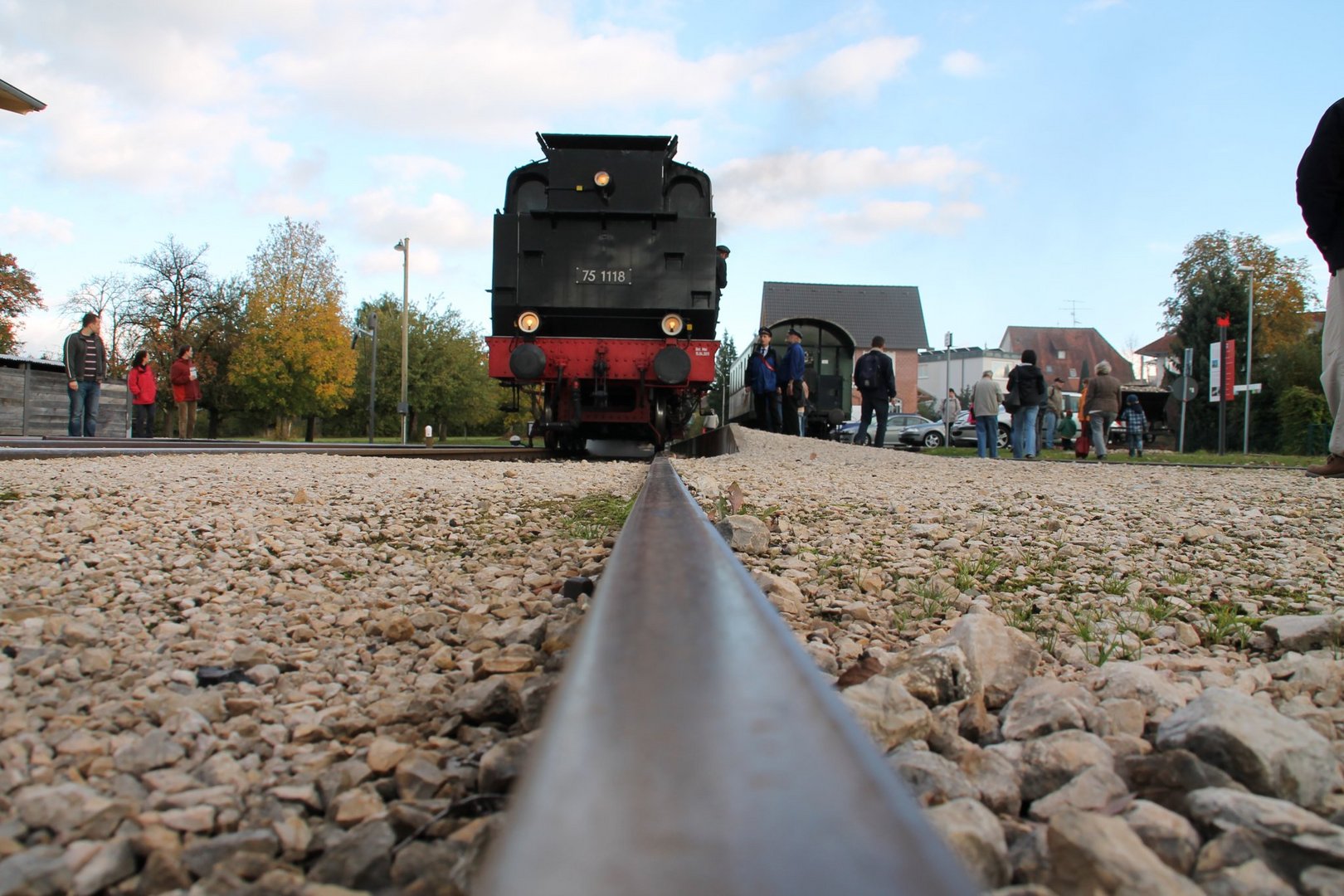 751118 in Gerstetten Bahnhof ...