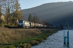 753 606 mit dem Unipetrolkessel im allerletztem Licht!