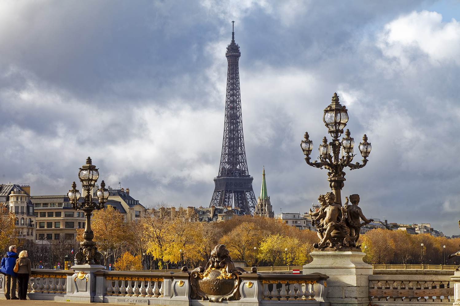 7585D Brücke Alexander III Paris Herbststimmung mit Eifelturm