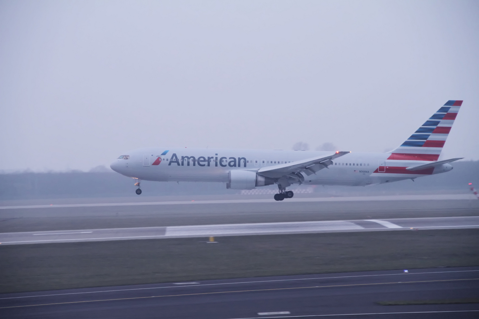 767-300 American Airlines Erstlandung in Düsseldorf 12.04.2013