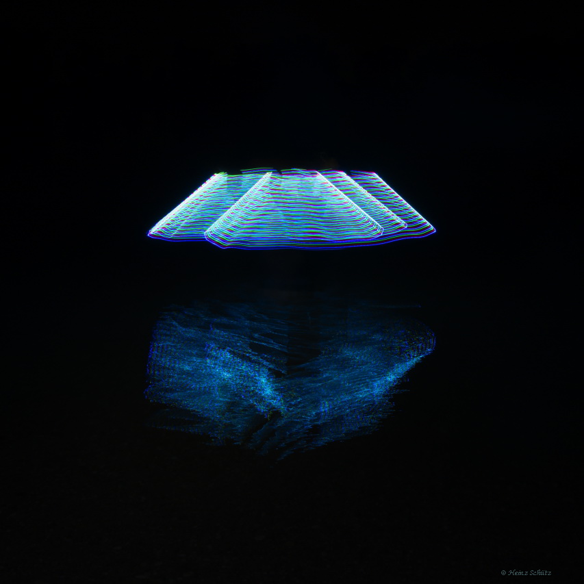 7680_Blue-Light-umbrella