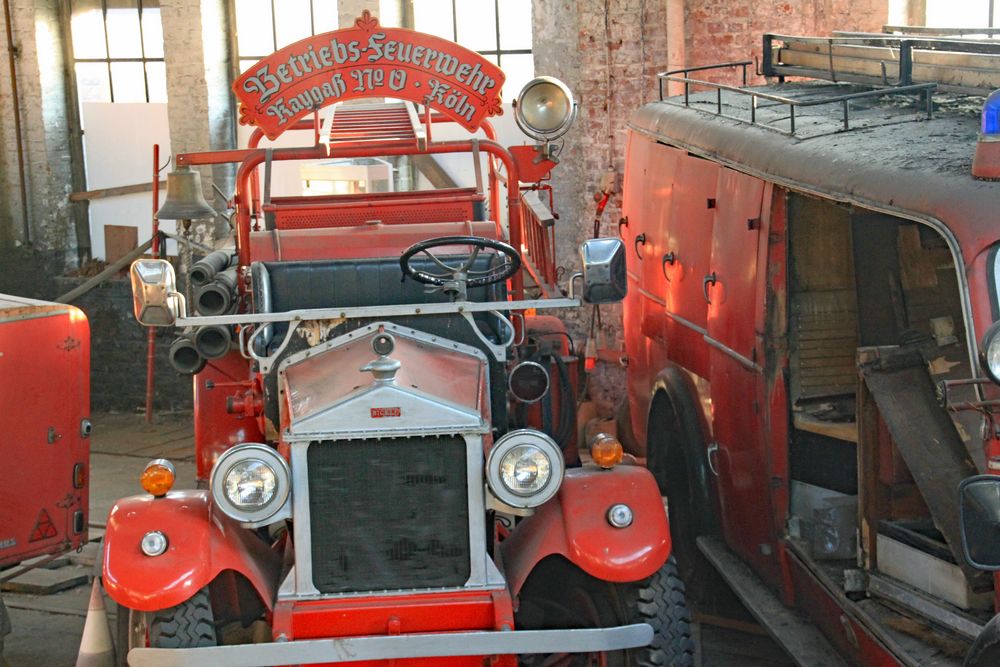 Kölner Feuerwehrwagen  von Willfried Brunkhorst