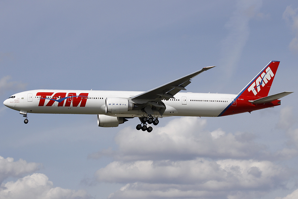 777-300 TAM PT-MUD