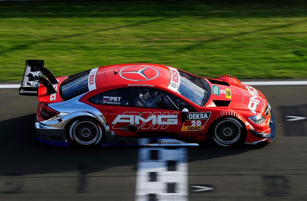 Der "rote Stern" in der Mercedes-DTM-Flotte 2014 von art of speed 