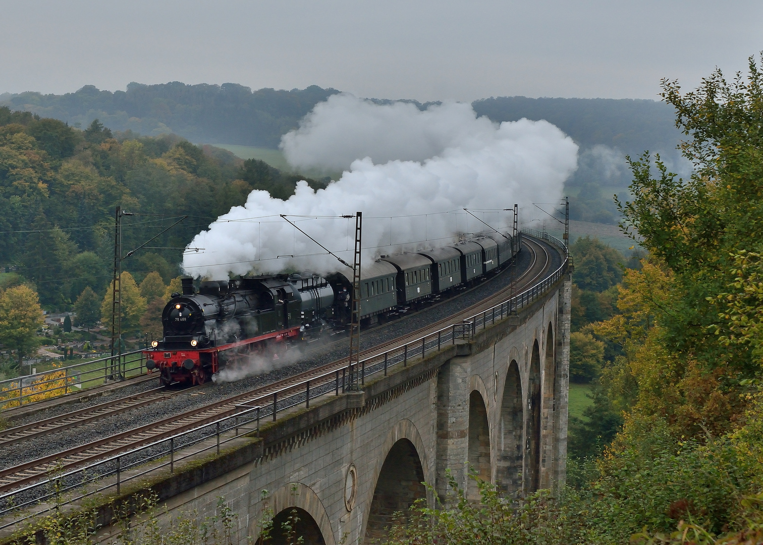 78 468 am 17.10.20 auf dem Viadukt in Altenbeken