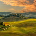 7957M Landschaft mit Abendrot Panorama Toscana Crete Italien