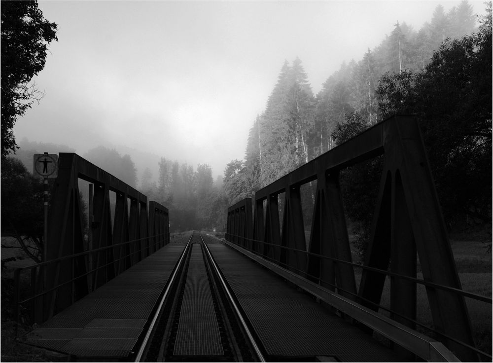 Bahnbrücke im Eyachtal von Charly Zhang 