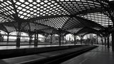 Köln, im Hauptbahnhof, im Hintergrund die Hohenzollernbrücke  von Lehrer Laempel