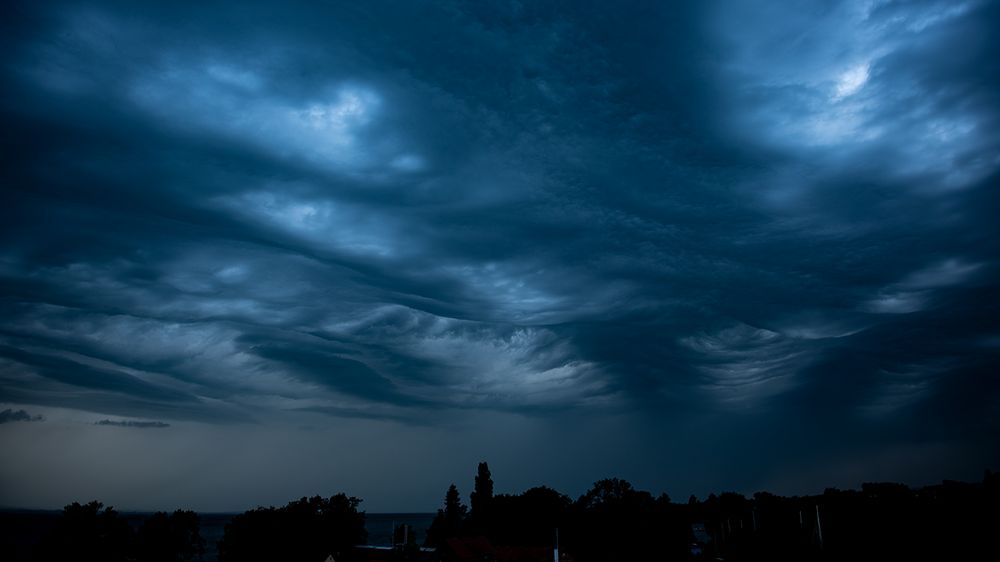 Wolkenwellen am Bodensee von docskh