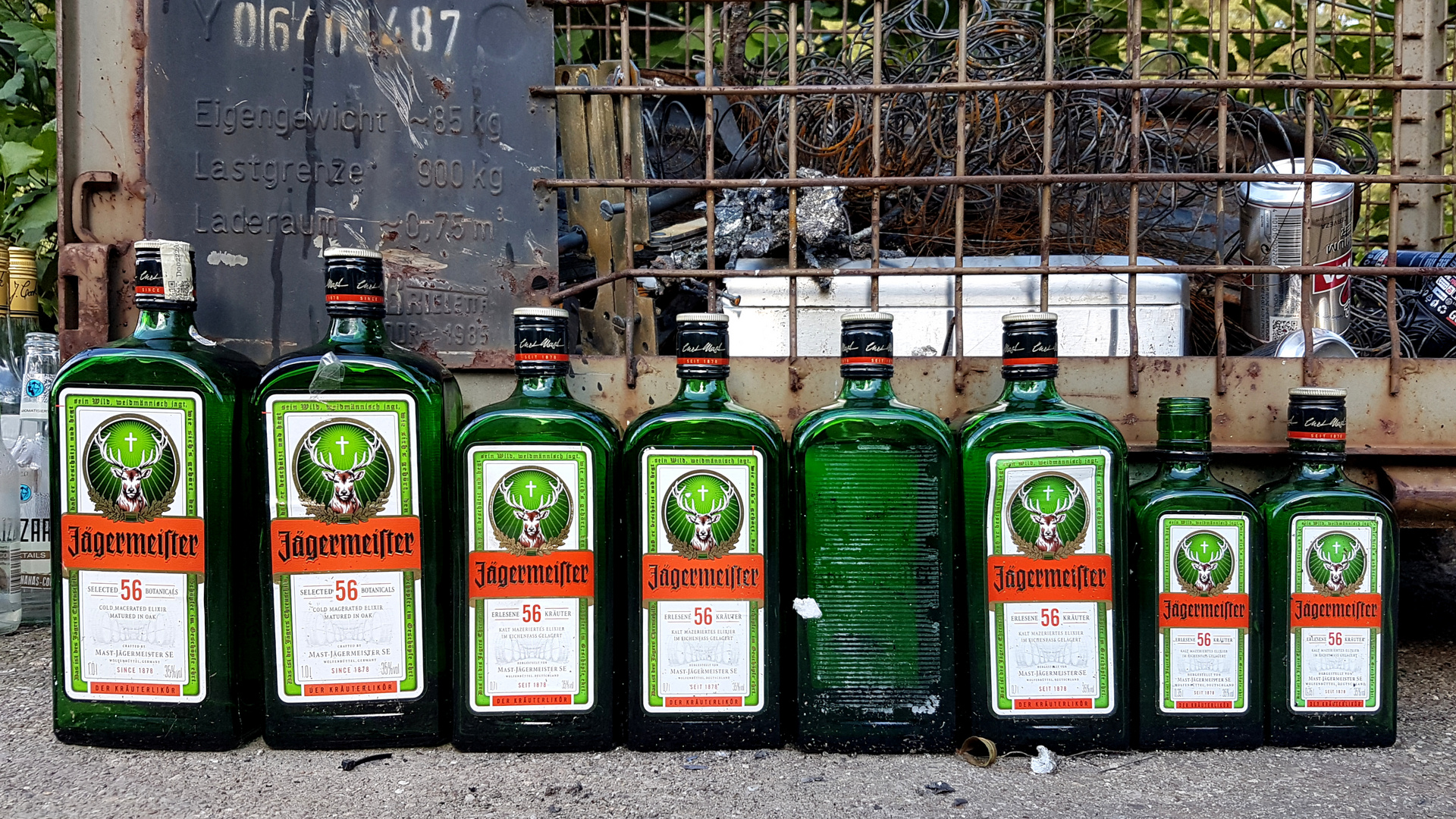 ** 8 kleine Jägermeister...**