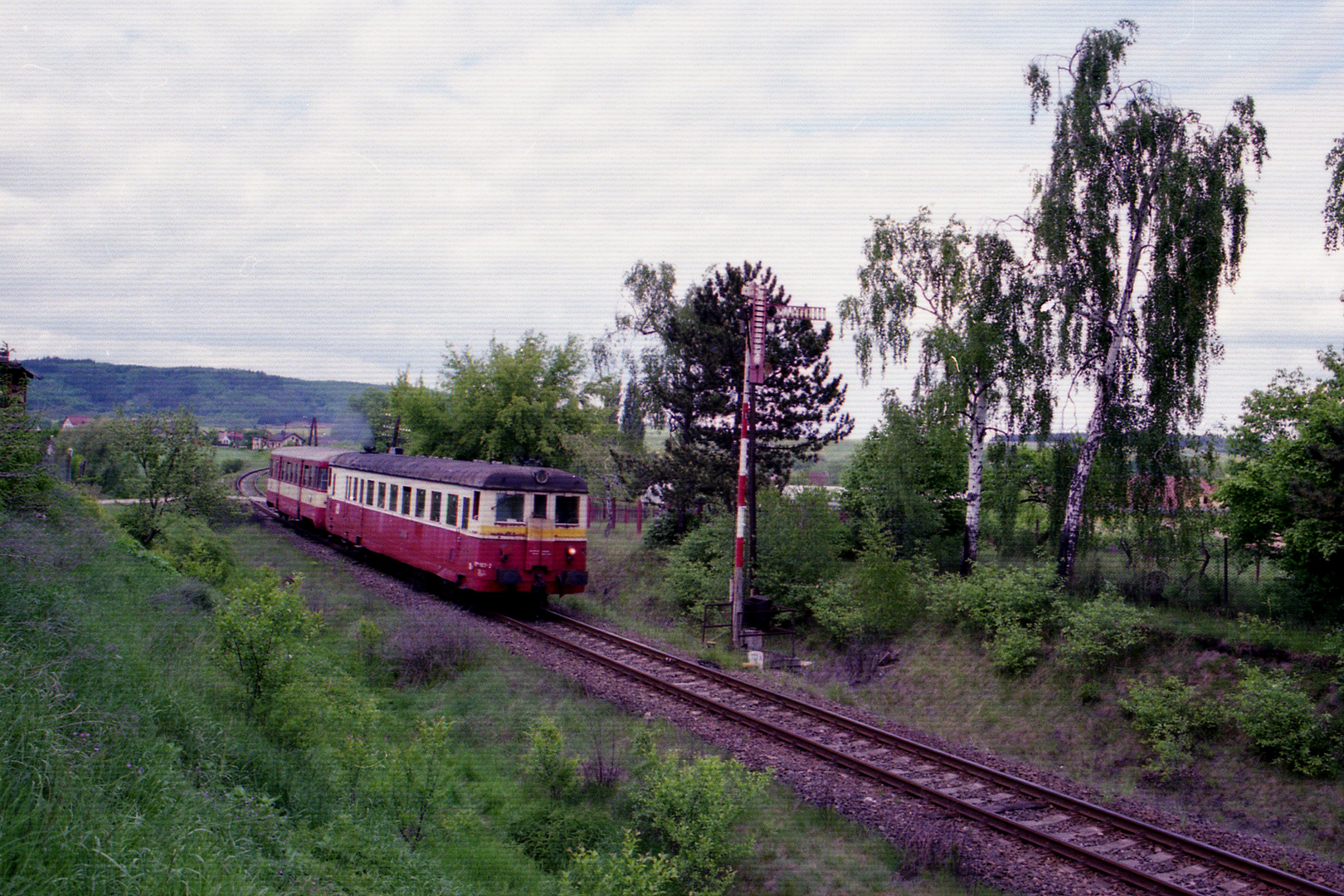 831 187 auf der Strecke Zatec- Plzen, Ausfahrt Vroutek