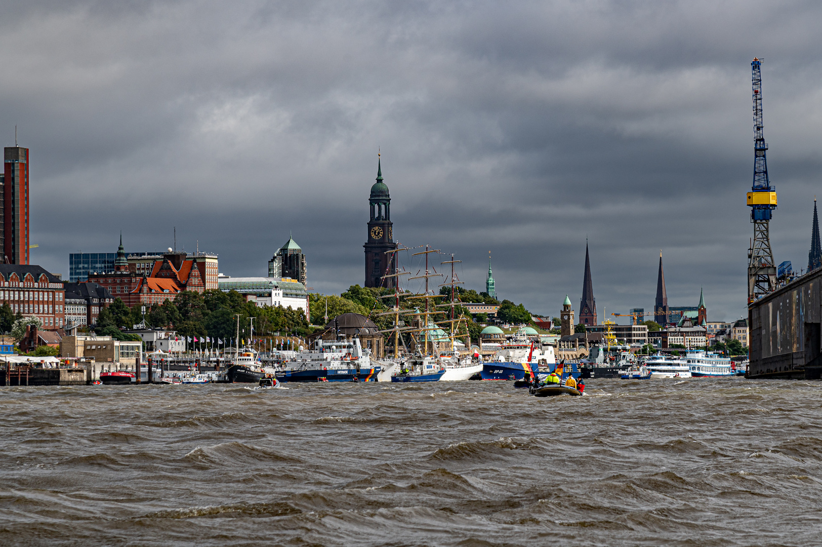 833. Hamburger Hafengeburtstag - Hafenblick