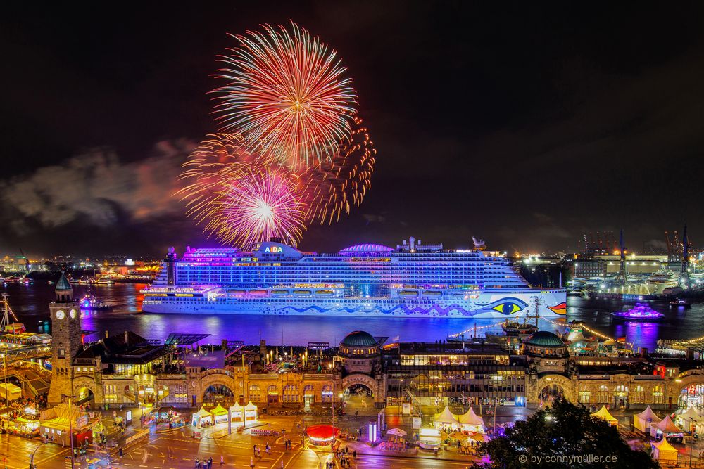 833er Geburtstag Foto & Bild  st. pauli-landungsbrücken, aida-prima, hafen-feuerwerk Bilder auf 