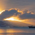 8425R Sonnenaufgang am Fjord Norwegen Hurtigruten MS Lofoten Panorama