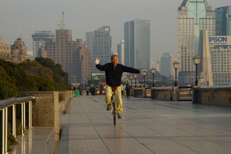 84jaehriger Einradfahrer