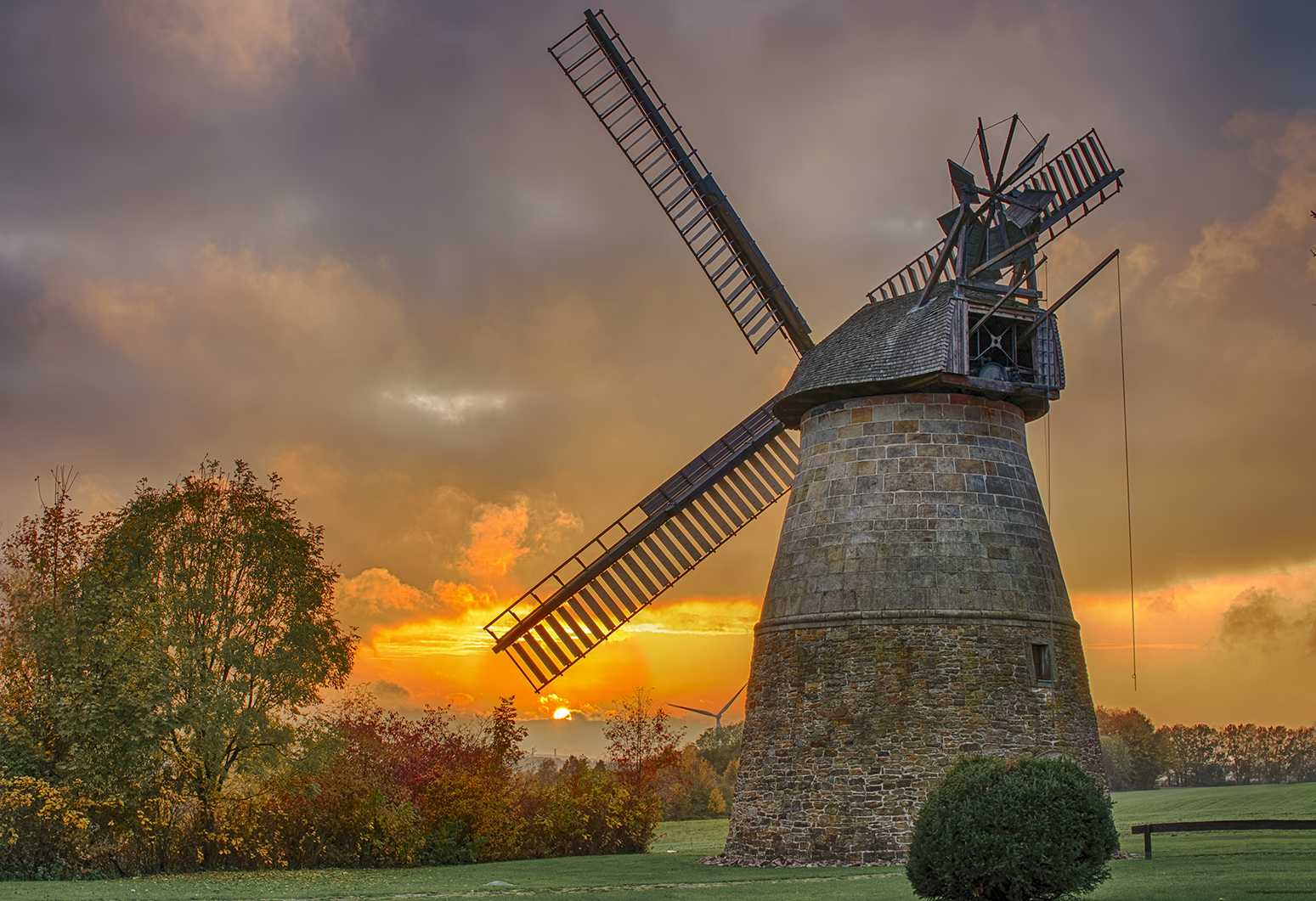 8534SB-36SB Windmühle Eisbergen Sonnenuntergang im Herbst