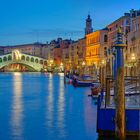 8558D+60D+55D Canal Grande mit Rialtobrücke beleuchtet Panorama