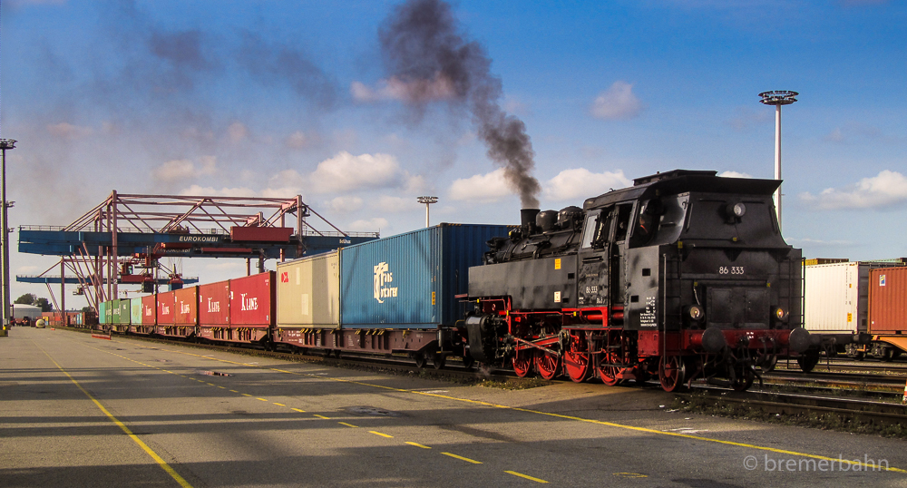 86 333 im Hamburger Hafen