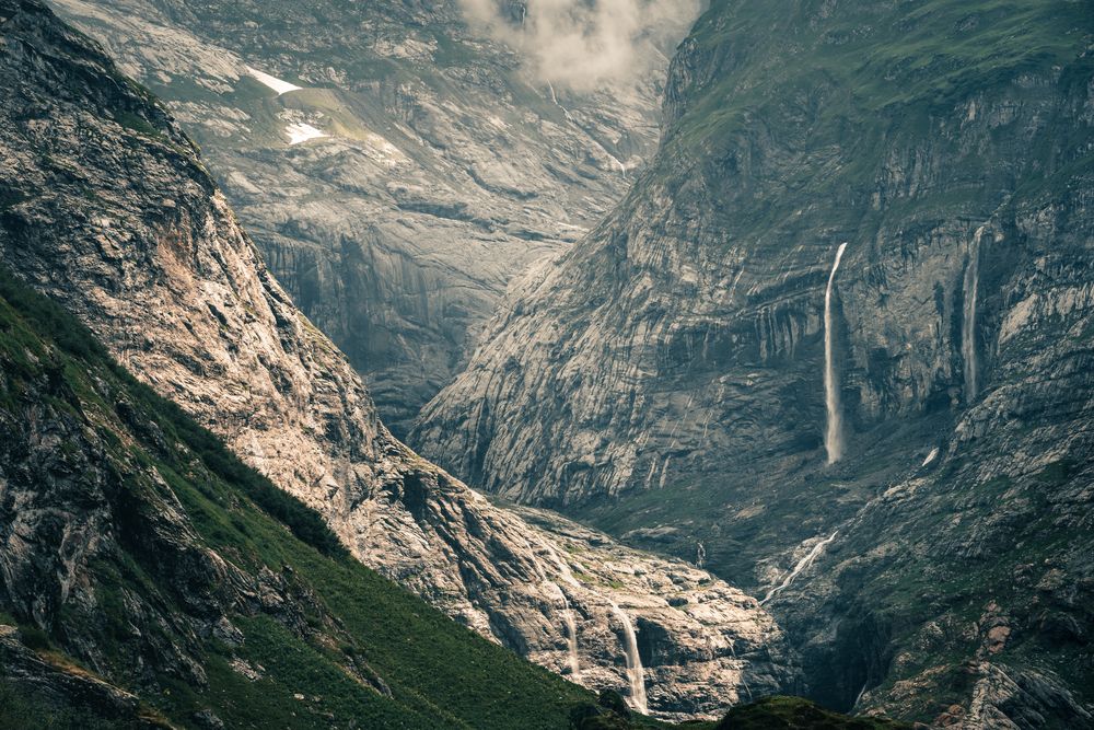 Maderanertal im Morgenlicht von MiroScheib