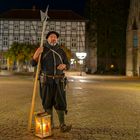 8772TZ historischer Nachtwächter Marktplatz Rinteln Nacht