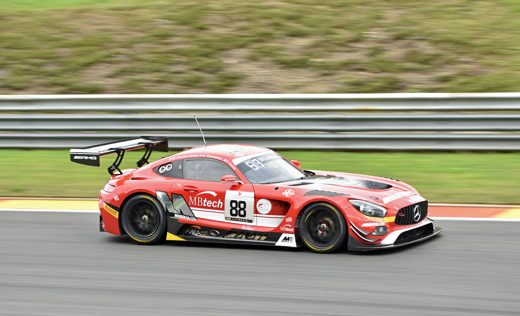 # 88 Mercedes-AMG GT3 